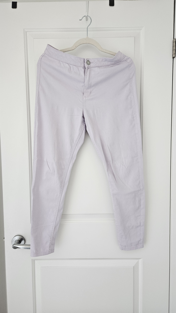 NEGOTIABLE - M&S Lilac Skinny Short Pants - Size 12