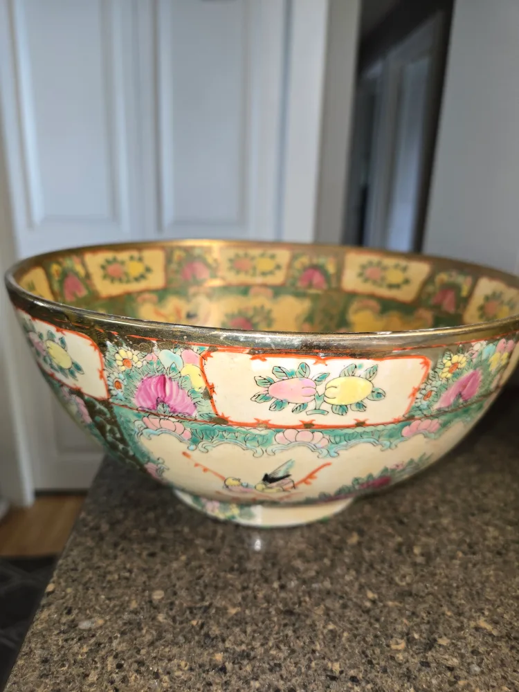 Vintage Chinese Rose Medallion Bowl thumbnail