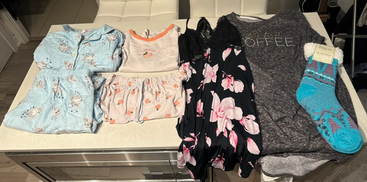 FREE women’s pyjamas, size M thumbnail