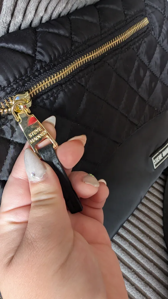 LIKE NEW - Black Steve Madden Crossbody Bag image indicator(3)