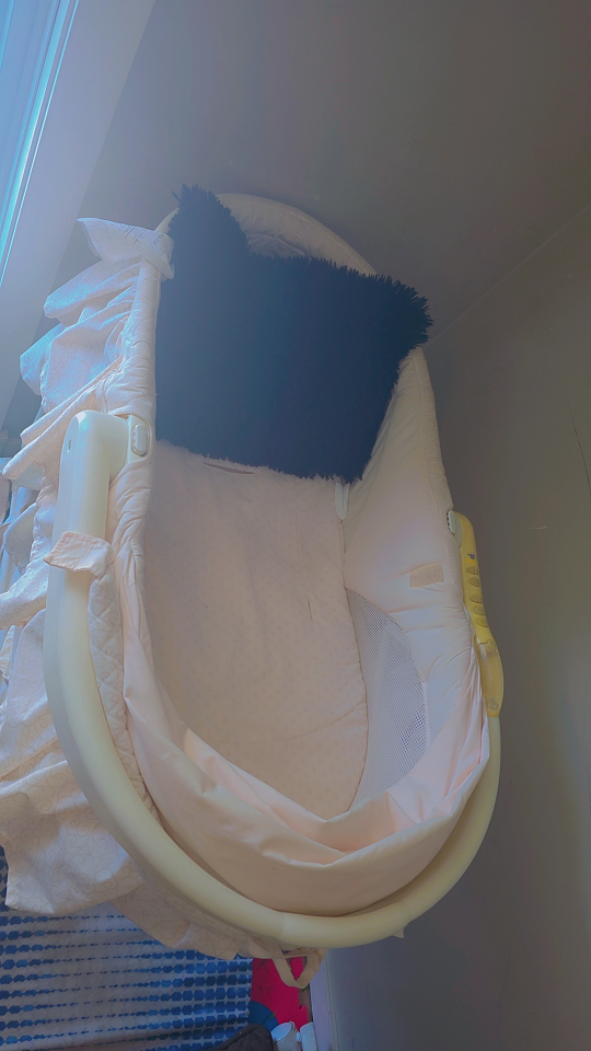 Used Bassinet with Storage - photo 2