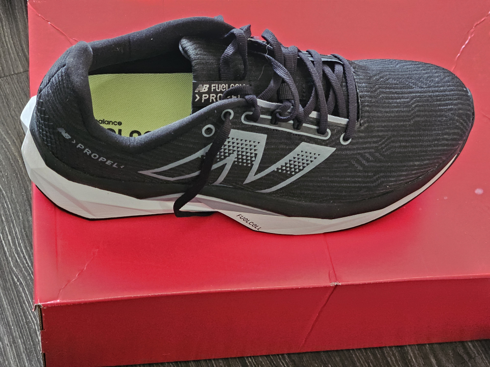 New Balance FuelCell Propel v5 - Men's US 11 - photo 2