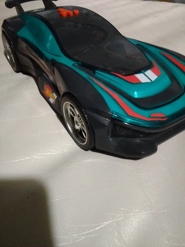 Hot Wheels RC Car - Lights Up! image indicator(3)