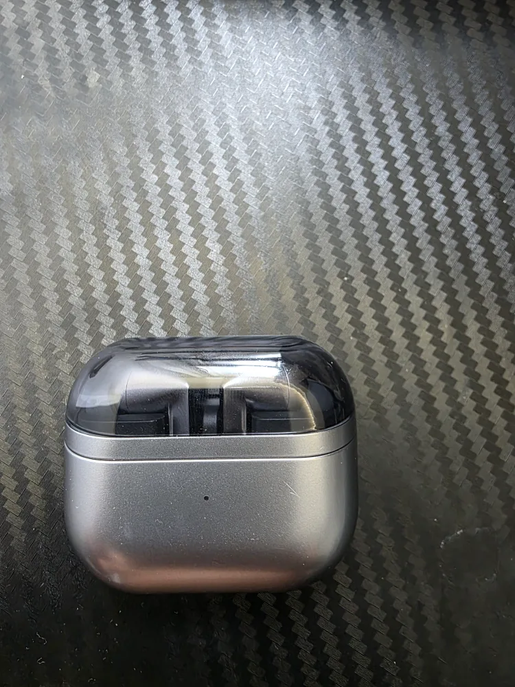 Wireless Earbuds with Charging Case image indicator(2)