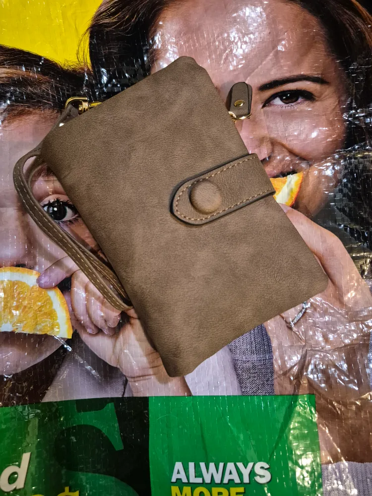 AOXONEL RFID Blocking - Brown Bifold Wallet with Wristlet image indicator(9)