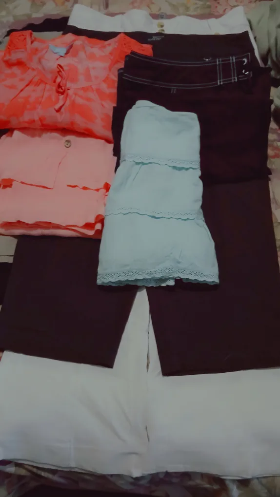 Assorted Women's Clothing Bundle thumbnail