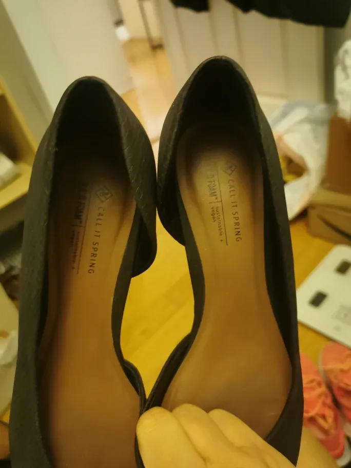 call it spring Black Pointed Flats image indicator(2)