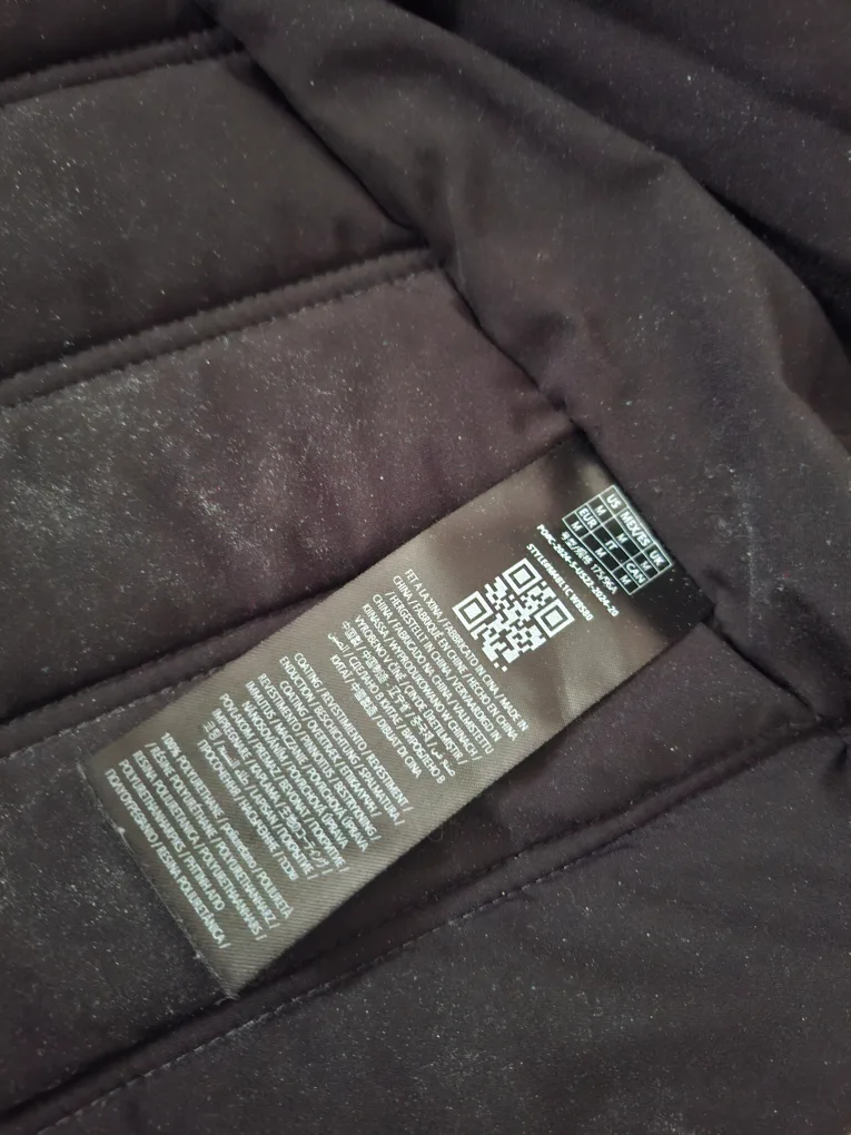 GUESS Black Puffer Jacket with Hood image indicator(6)