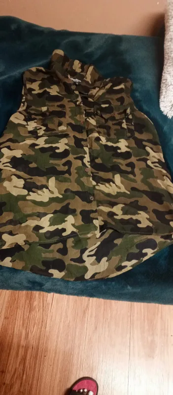 Camouflage Sleeveless Button Up thumbnail