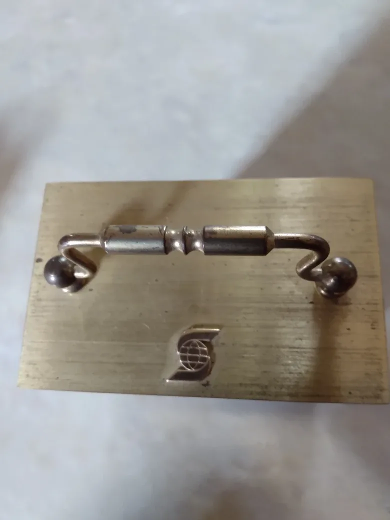 Clock -  Scotiabank logo 10 Carrot gold on top image indicator(4)