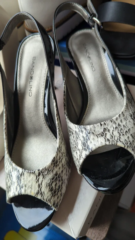 Brand New Shoes image indicator(2)