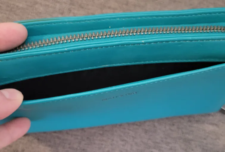 ‼️TOSS ALERT‼️Matt & Nat - Teal Wallet - Vegan Leather image indicator(4)