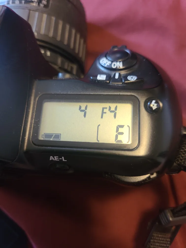 Nikon F60 Camera with Sigma Lens image indicator(2)