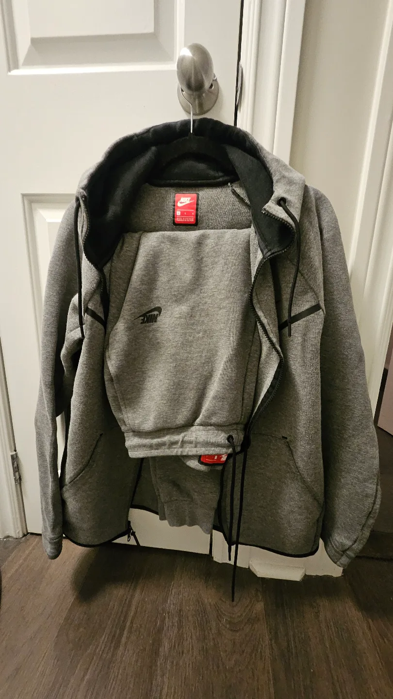 Nike Tech Fleece Set Large image indicator(4)