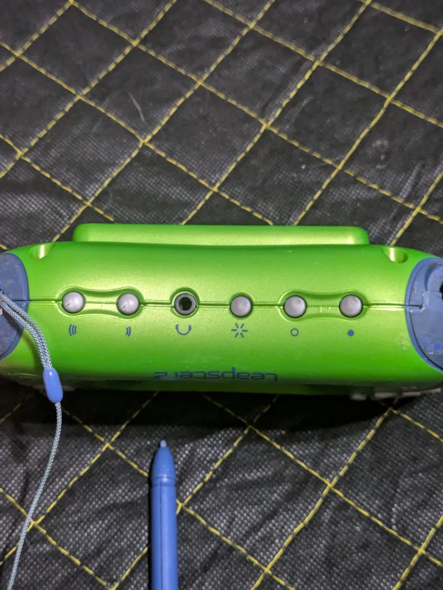 LeapFrog Leapster 2 Handheld Learning Game image indicator(3)