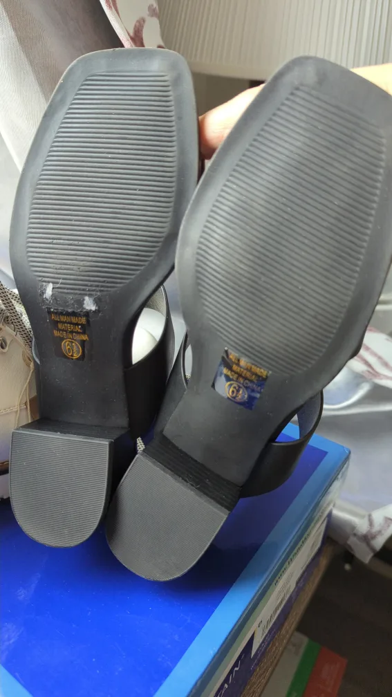 Brand New Shoes image indicator(7)