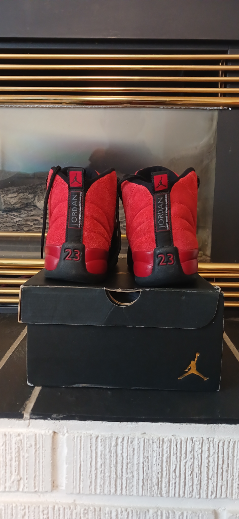 jordan 12 reverse flu game size 7y - photo 3