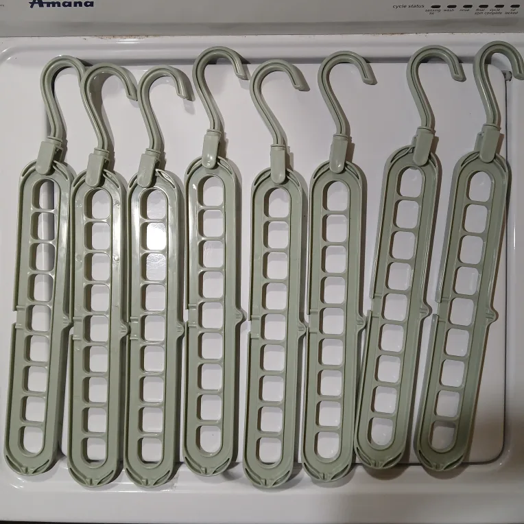 🥕 Set of 8 Space Saving Clothes Hangers #Freecycle image indicator(4)