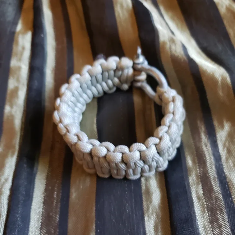Handmade Paracord Bracelet - Grey #freecycle thumbnail