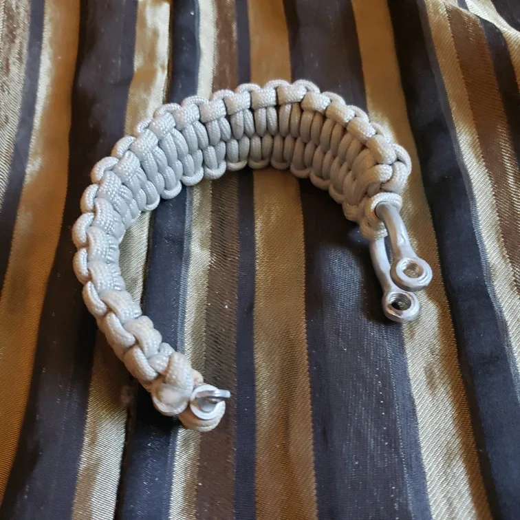 Handmade Paracord Bracelet - Grey #freecycle image indicator(2)