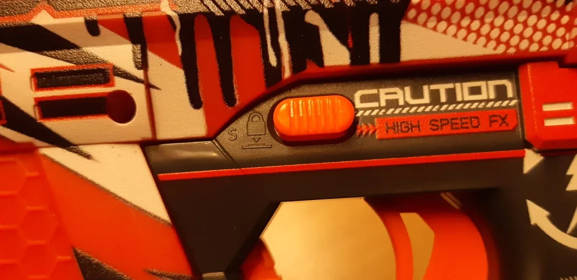 Zuru XShot Hyper Gel Clutch Blaster image indicator(4)