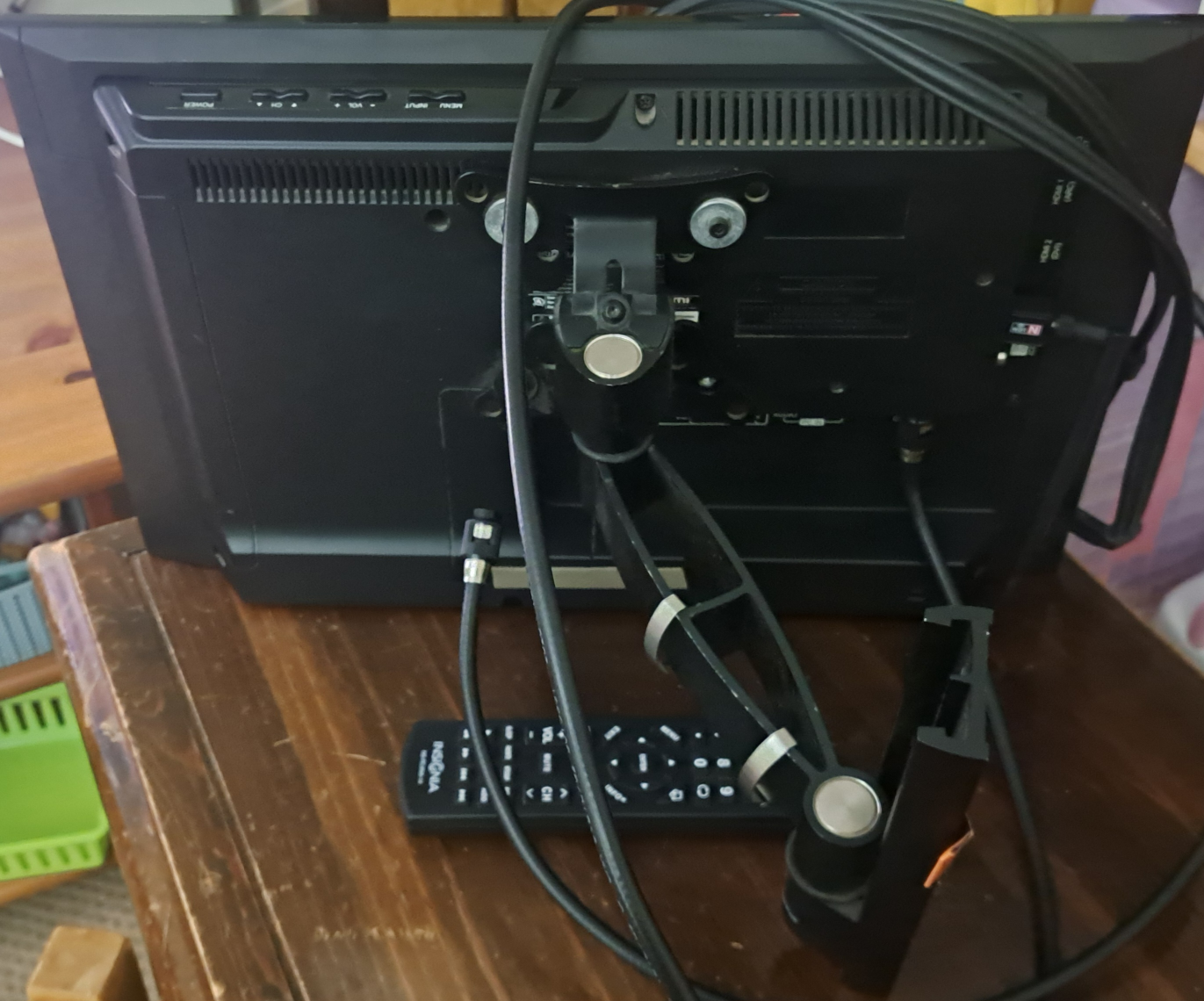 Insignia NS-24D310NA16 24-inch LED TV 🧡🥕🌟#freecycle - photo 3