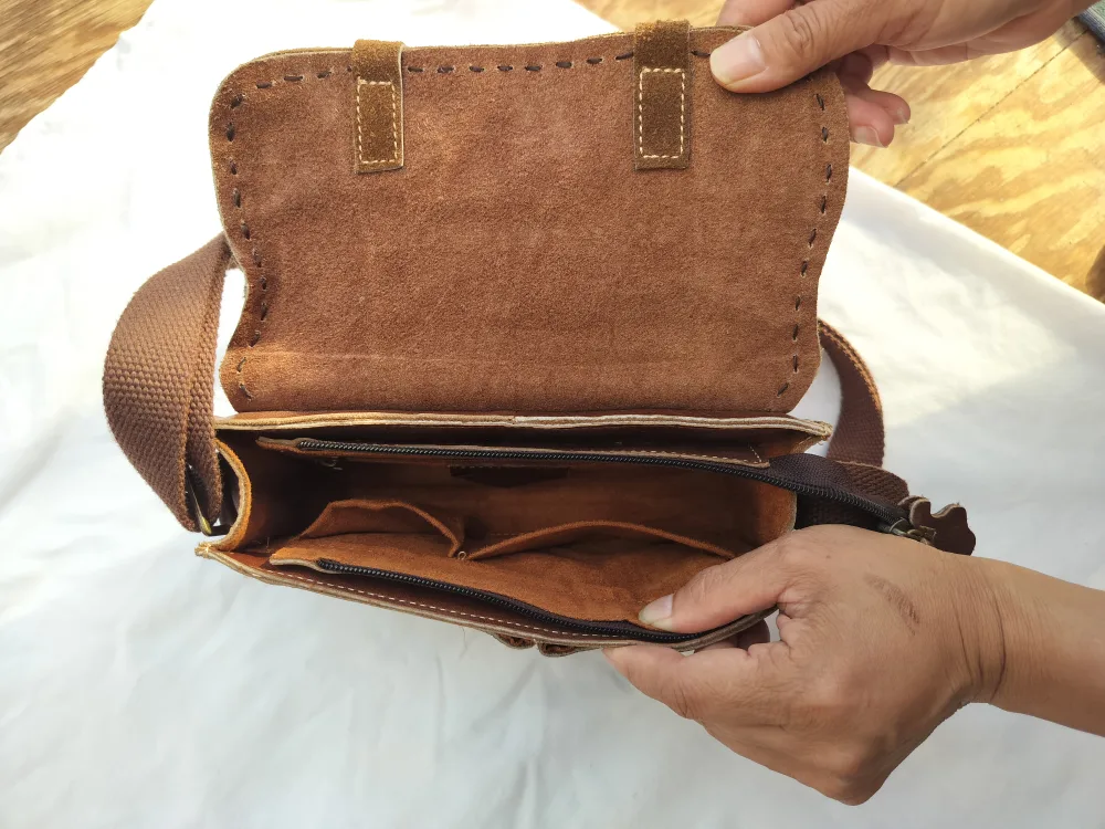 Vintage Brown Leather Shoulder Bag image indicator(2)