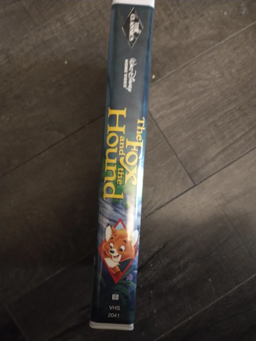 DISNEY'S 1994 THE FOX AND THE HOUND VHS, BLACK DIAMOND EDITION image indicator(2)