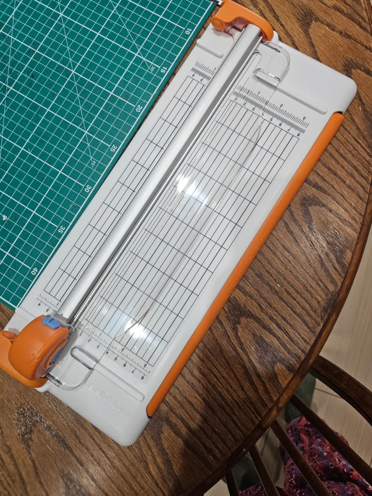 Fiskars portable paper trimmer - 12" thumbnail