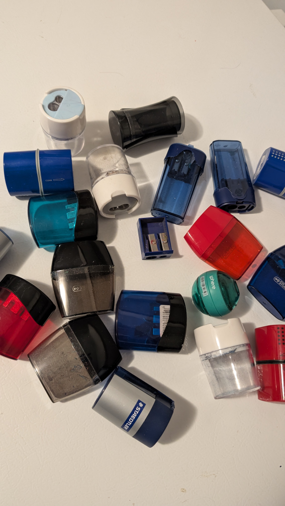 Free lot of Sharpeners - photo 2