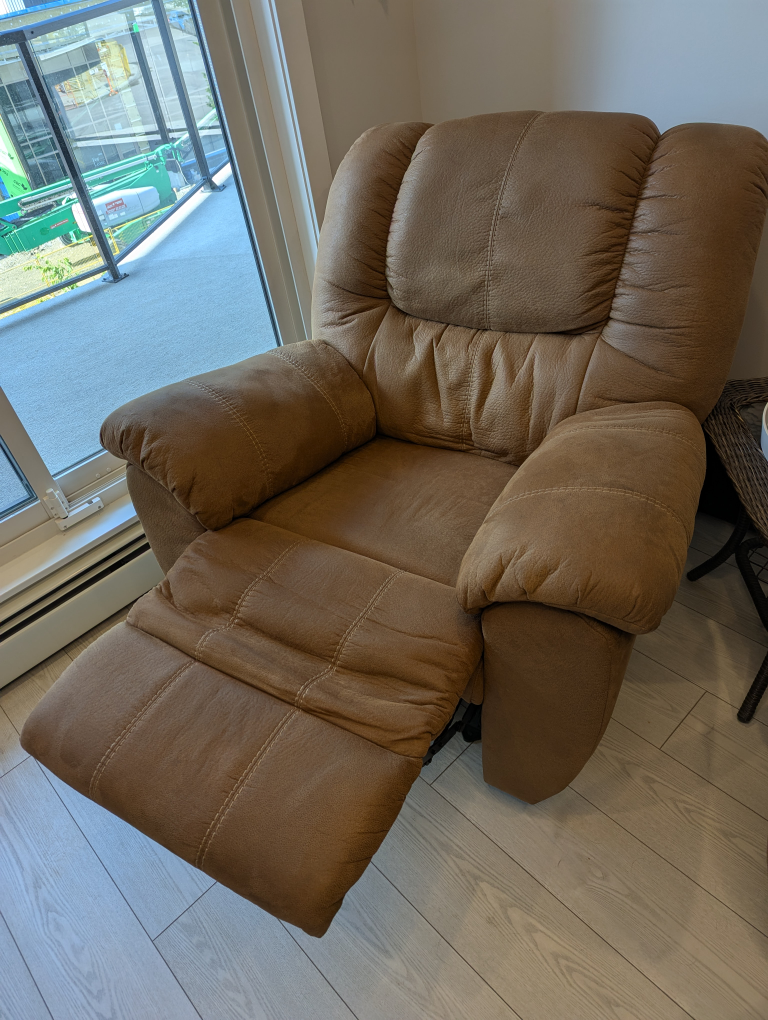 Brown Recliner Chair - photo 3