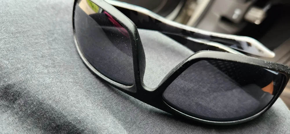 Black Sunglasses freecycle 🏆 thumbnail
