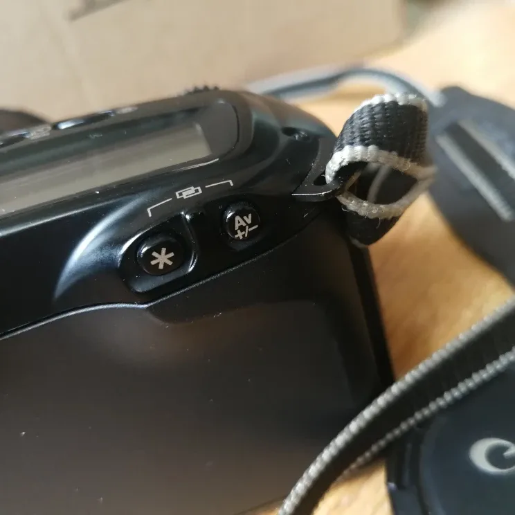 Canon EOS 3000D Camera with 28-80mm Lens image indicator(4)