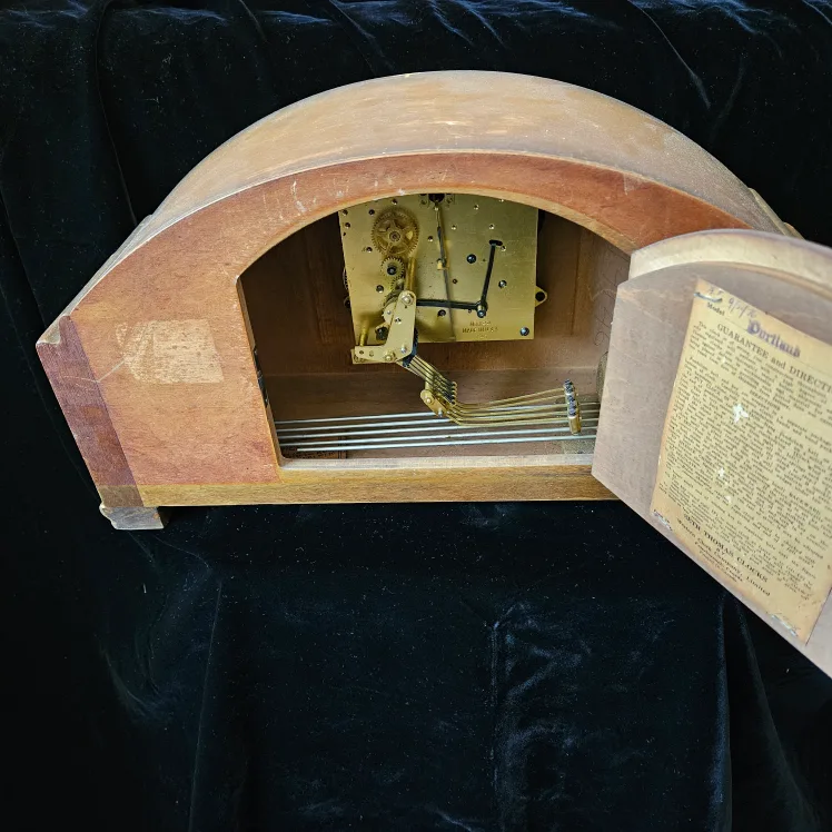 Vintage Dorland Mantle Clock image indicator(4)