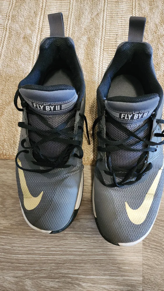 Men's Nike Fly By II Sneakers - Size US 10 thumbnail