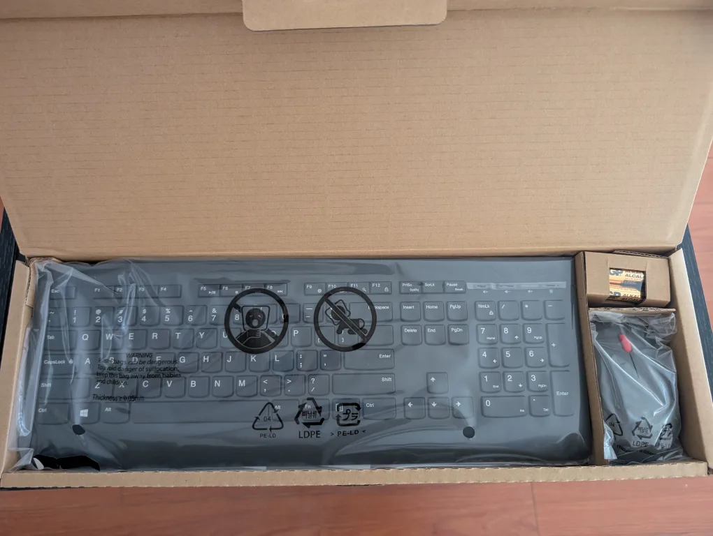 Lenovo Wireless Keyboard and Mouse Combo thumbnail