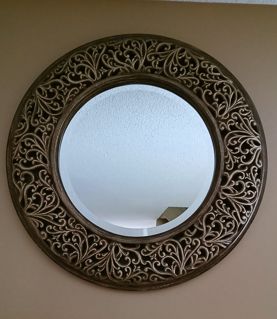 Round Decorative Wall Mirror