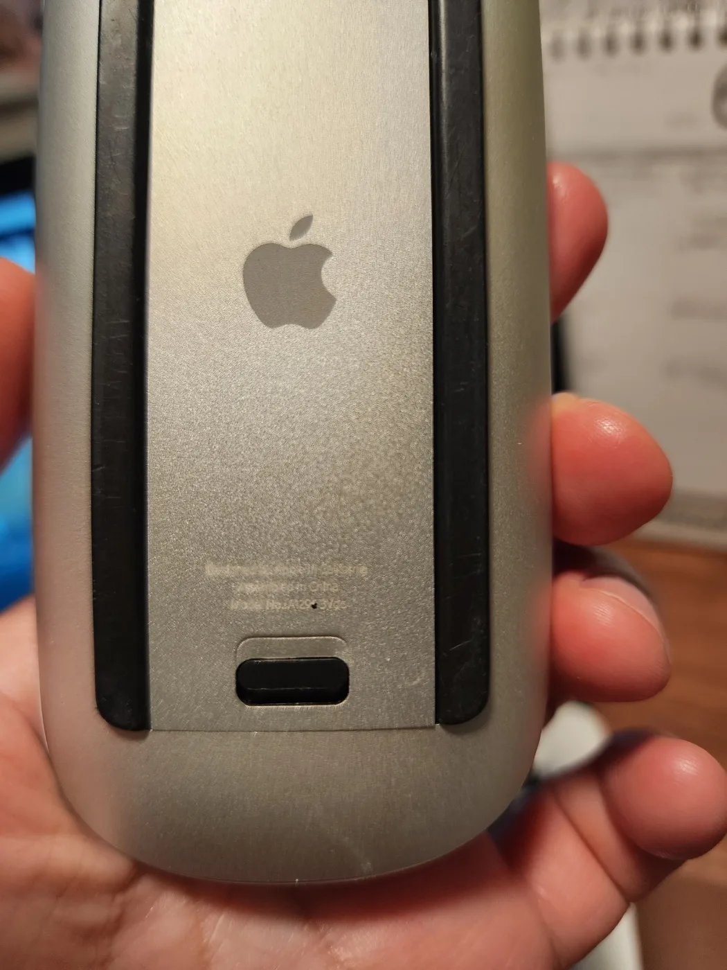 Apple Magic Mouse - 1st gen image indicator(2)