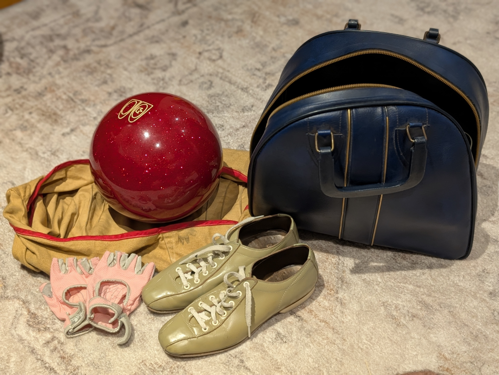 Womens bowling ball set