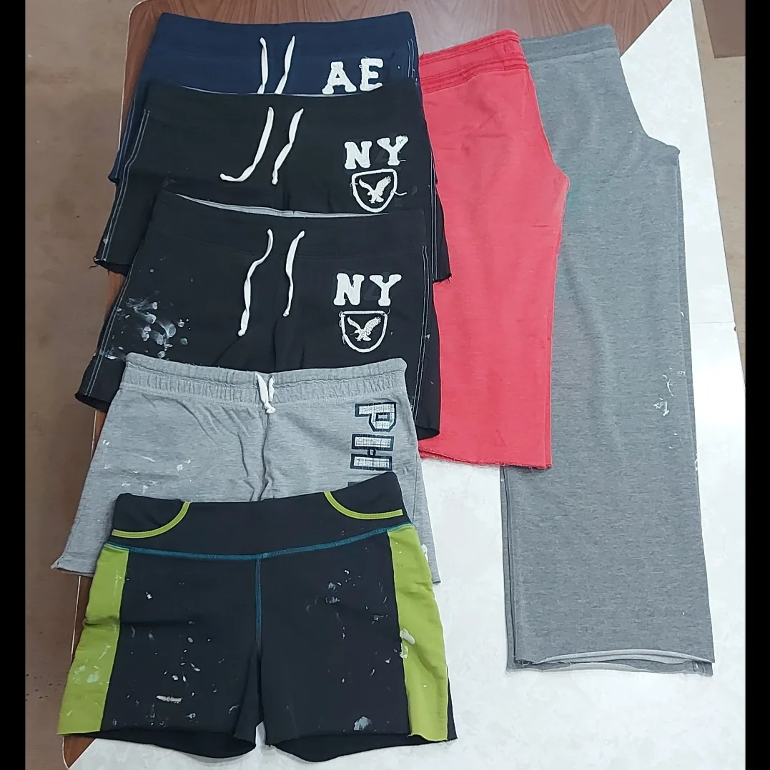 FREE women's size medium bottoms #freecycle thumbnail