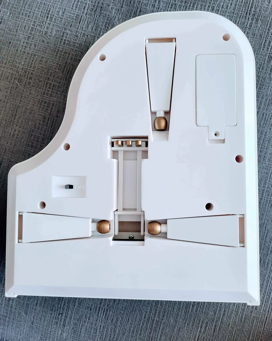 Vintage Hello Kitty & Daniel Grand Piano image indicator(5)