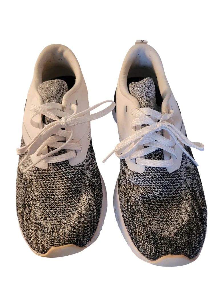 Men nike flyknit sneakers thumbnail
