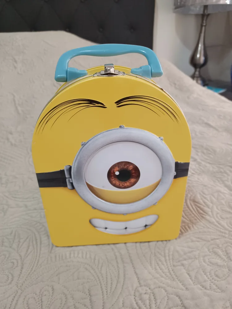 Minnion Lunch Box and Backpack thumbnail