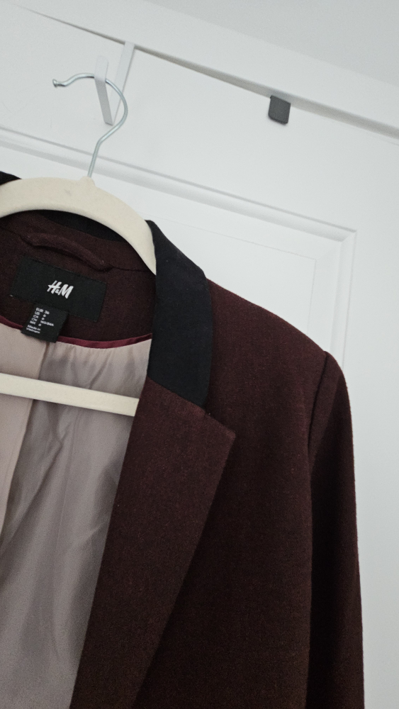Beautiful H&M Blazer, Burgundy - Size 6 (Medium) - photo 3