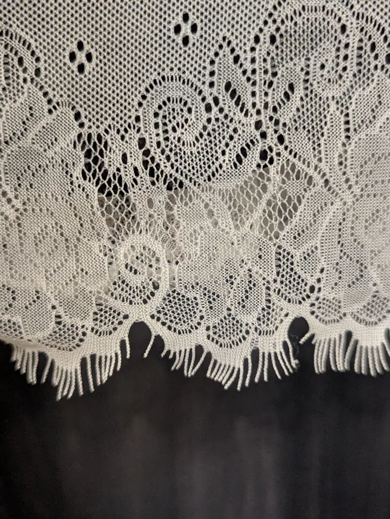 White lace tank top image indicator(3)