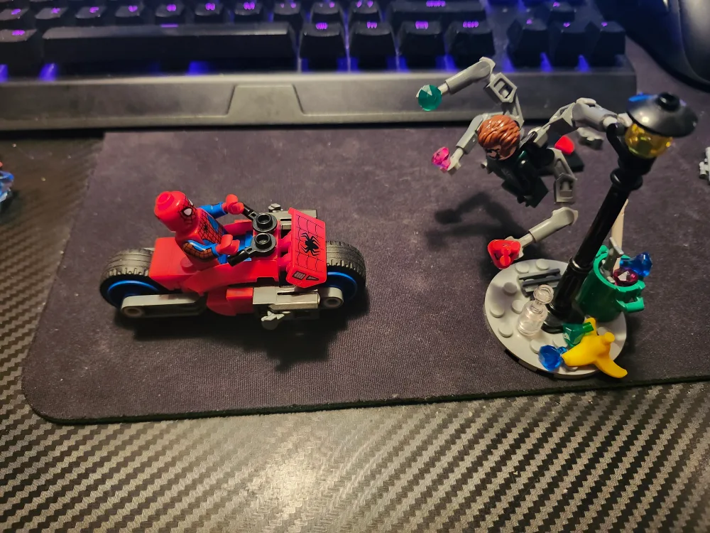 Lego Spider-Man Set thumbnail