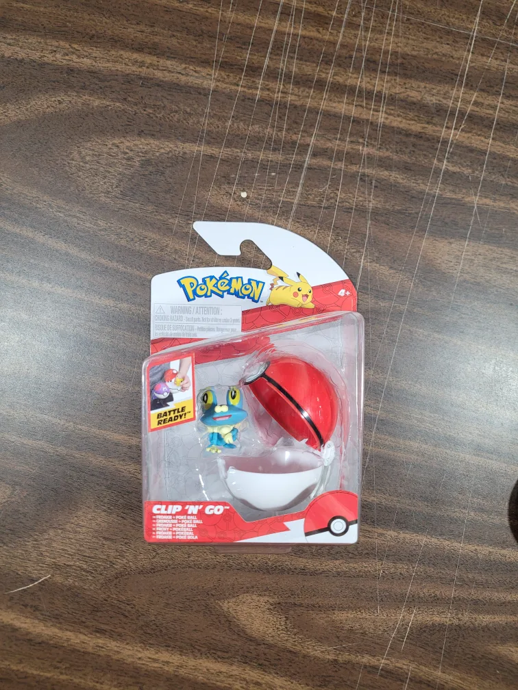 Pokemon Clip N' Go Toy Froakie + Poke Ball thumbnail