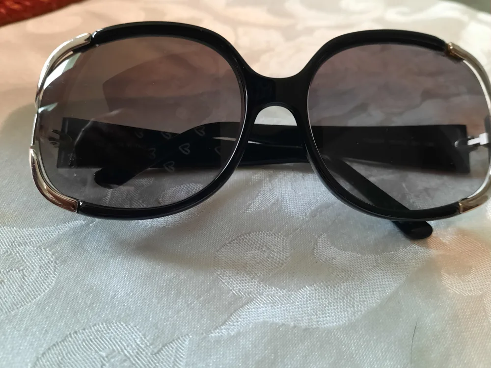 Fendi Sunglasses for sun image indicator(10)