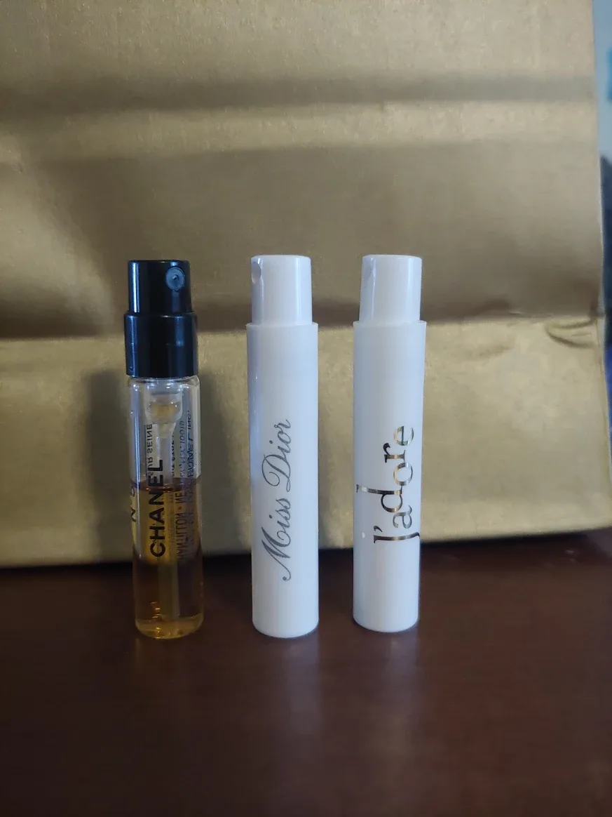 Perfume Samples-used #freecycle thumbnail