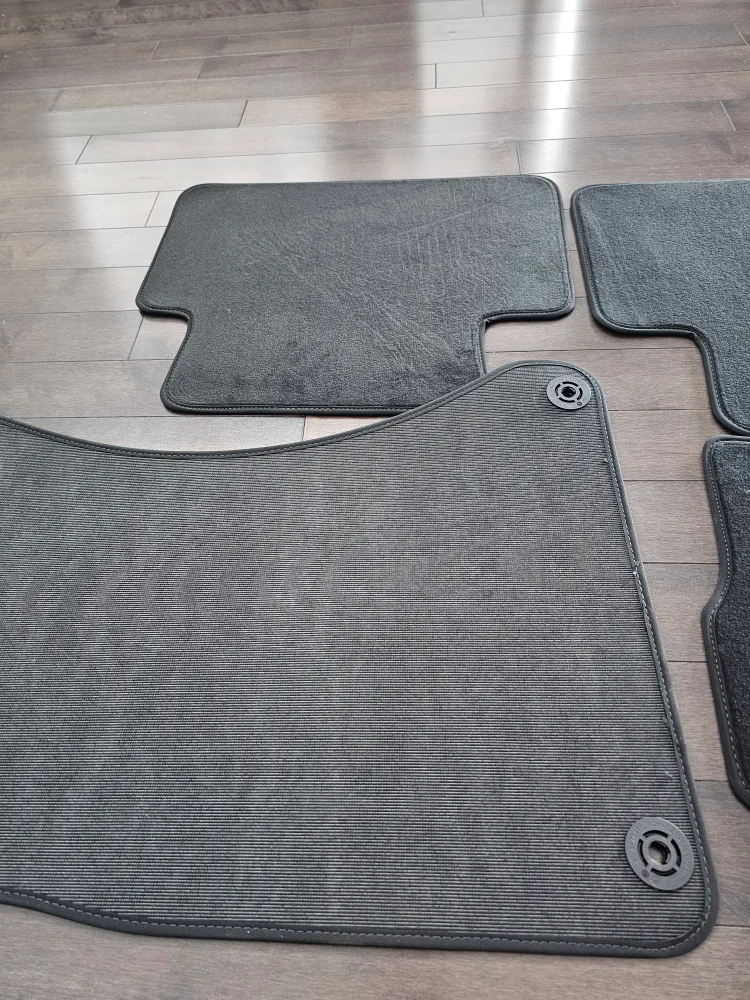 Porsche Floor Mats Set image indicator(3)